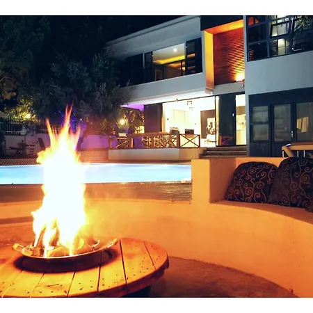 Saga Suites 公寓 *