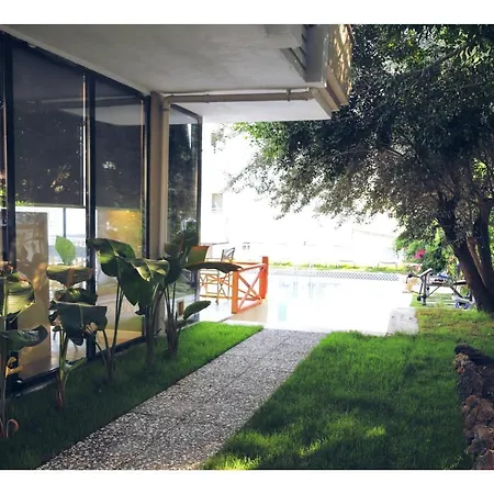 Saga Suites * Side