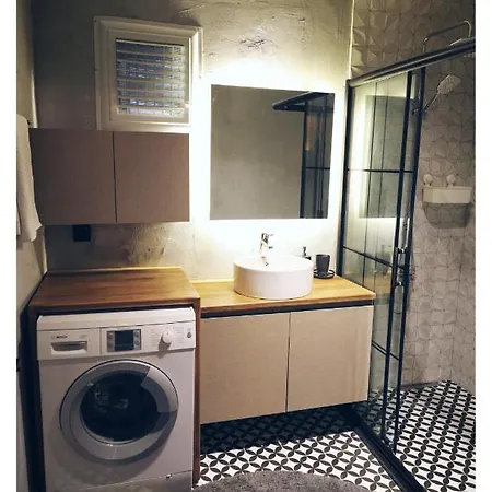 Saga Suites *